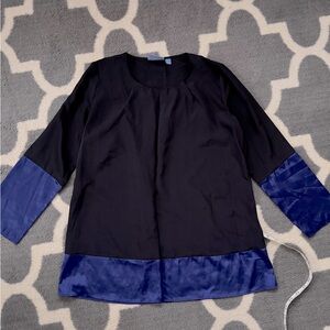 VERA WANG lovely navy and electric blue tunic top